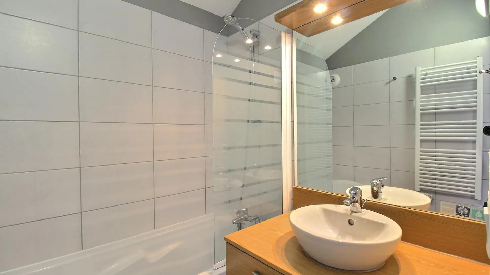 Apartment Sainte-Foy Station - Appartement 6 Personnes - Skis Aux Pieds